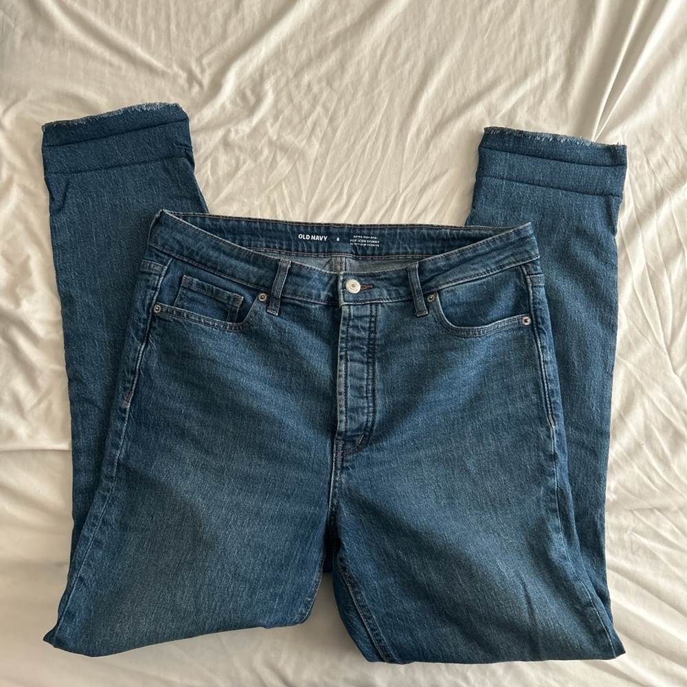 Old Navy medium wash extra high-rise pop icon skinny jeans